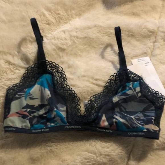 Calvin Klein Women SHEER MARQ Lace Triangle Bra - Picture 3 of 7